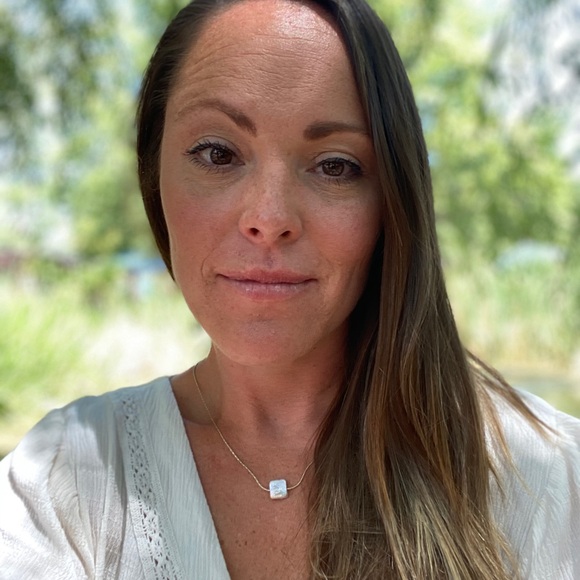 Meet your Posher, Jessica - Picture 4 of 5